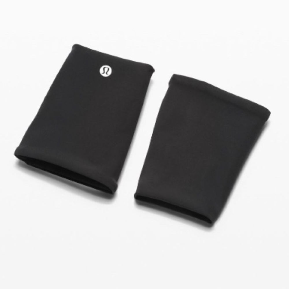 Lululemon License to Train Wristband Set